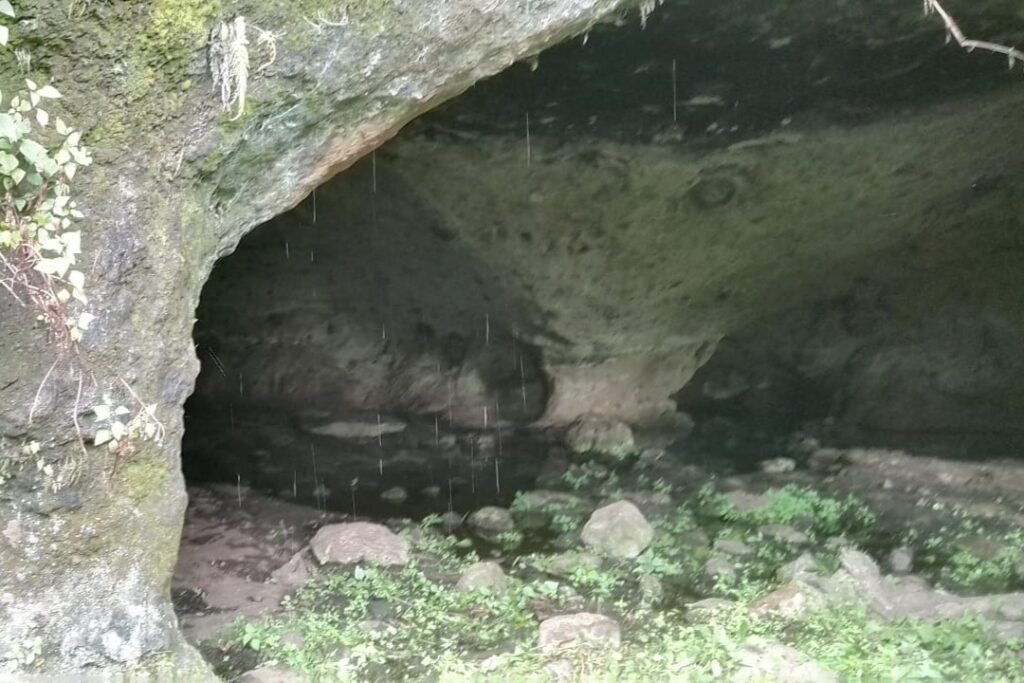 kiptoroo cave